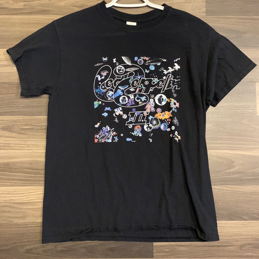 Led Zeppelin T-shirt.